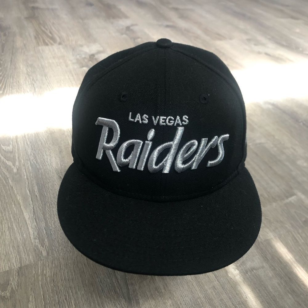 Las Vegas Raiders NFL Script New Era 59Fifty Fitted Baseball Hat Cap Black 7 1/2 - Picture 2 of 9